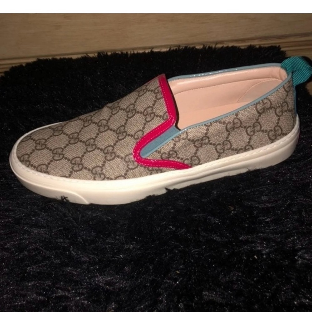 Gently used Gucci women shoes